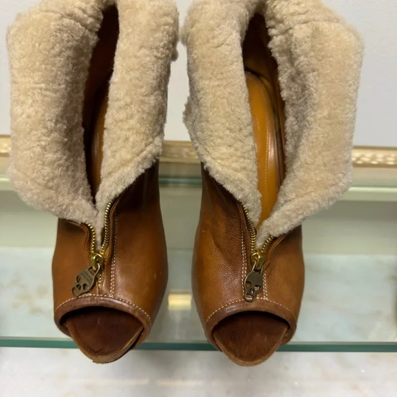 Alexander McQueen Brown Leather Peep-Toe Shearling Ankle Booties - Picture 2 of 7